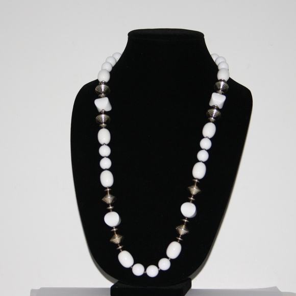 Vintage Jewelry - stunning long white and gold chunky necklace